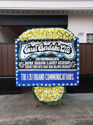 Papan Bunga Duka di Mazo